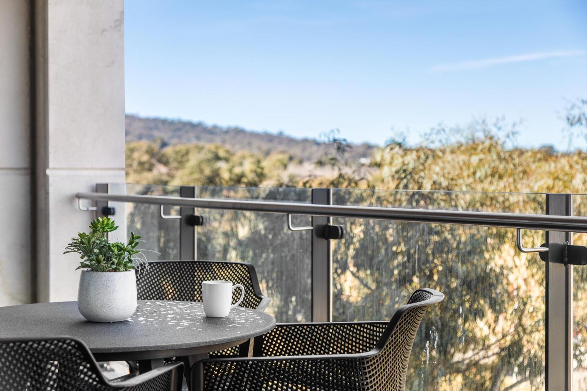 Founders Lane Apartments By Urban Rest Canberra Esterno foto